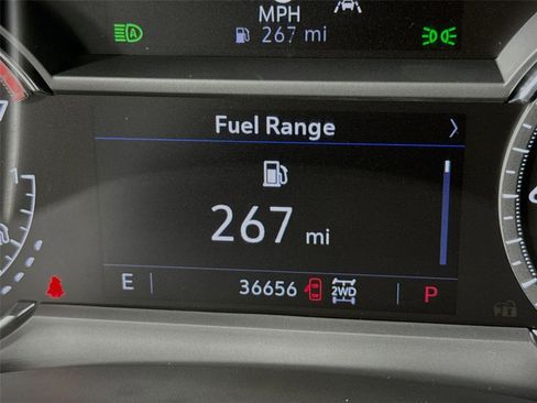 Used 2023 Cadillac XT6 Luxury image 2