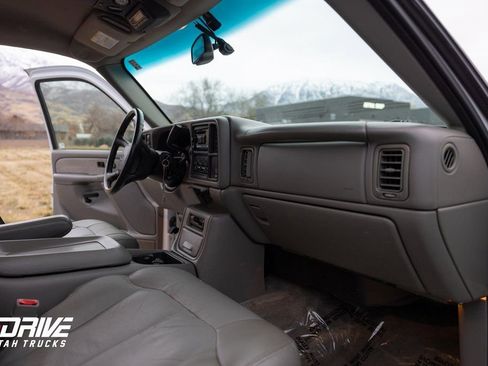 Used 2002 Chevrolet Silverado 2500 LT w/ Off-Road Skid Plate Pkg AWD/4WD image 12