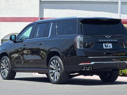 New 2026 Chevrolet Suburban High Country AWD/4WD image 6