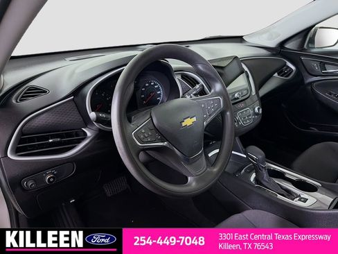 Used 2025 Chevrolet Malibu LT FWD image 10
