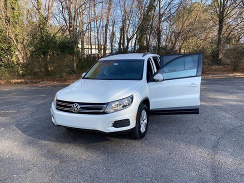 Used 2017 Volkswagen Tiguan S image 51