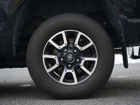 Used 2020 Toyota Tundra Limited image 11