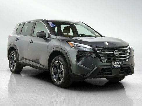 Used 2025 Nissan Rogue SV image 7