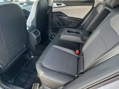 New 2026 Volkswagen Taos SE image 24