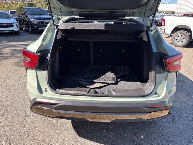 Used 2025 Chevrolet Trax ACTIV w/ Sunroof Package FWD image 22