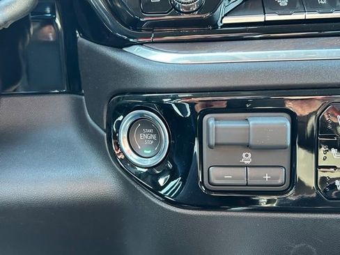 New 2026 GMC Sierra 2500 SLT w/ SLT Convenience Package image 38