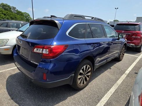Used 2016 Subaru Outback 2.5i Limited AWD/4WD image 2