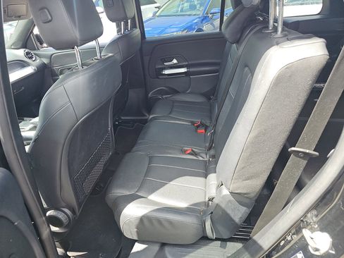 Used 2022 Mercedes-Benz GLB 250 w/ Premium Package Lite image 19