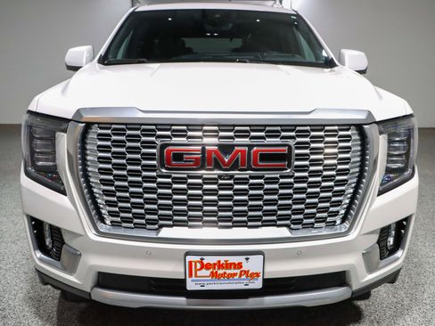Used 2023 GMC Yukon Denali w/ Denali Reserve Package AWD/4WD image 4