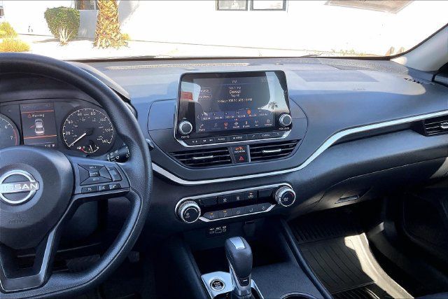 Certified 2025 Nissan Altima 2.5 S FWD image 5