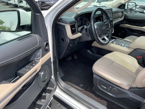 Used 2023 Ford Expedition Limited AWD/4WD image 10