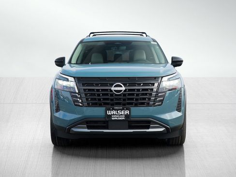 New 2026 Nissan Pathfinder SL w/ SL Premium Package AWD/4WD image 2