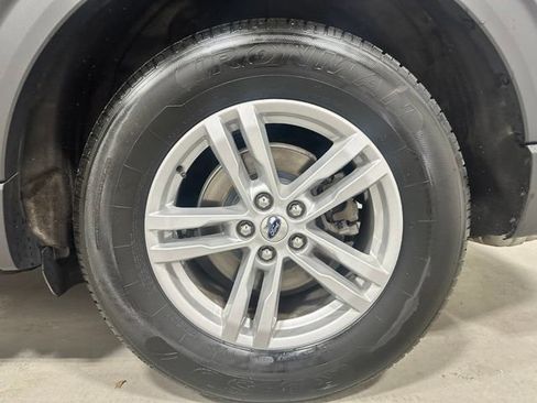 Used 2020 Ford Explorer XLT w/ Equipment Group 202A AWD/4WD image 23