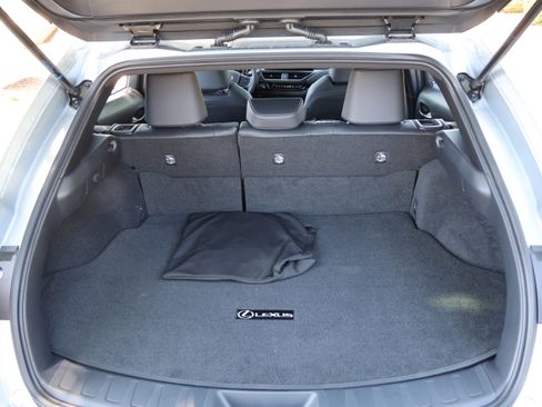 Used 2026 Lexus UX 300h FWD image 35