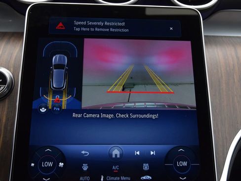 Used 2026 Mercedes-Benz GLC 300 image 32