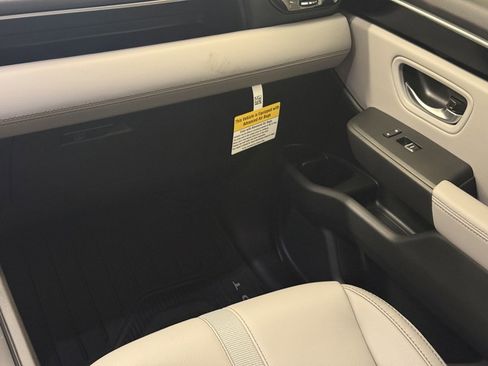 New 2025 Honda Pilot EX-L image 13