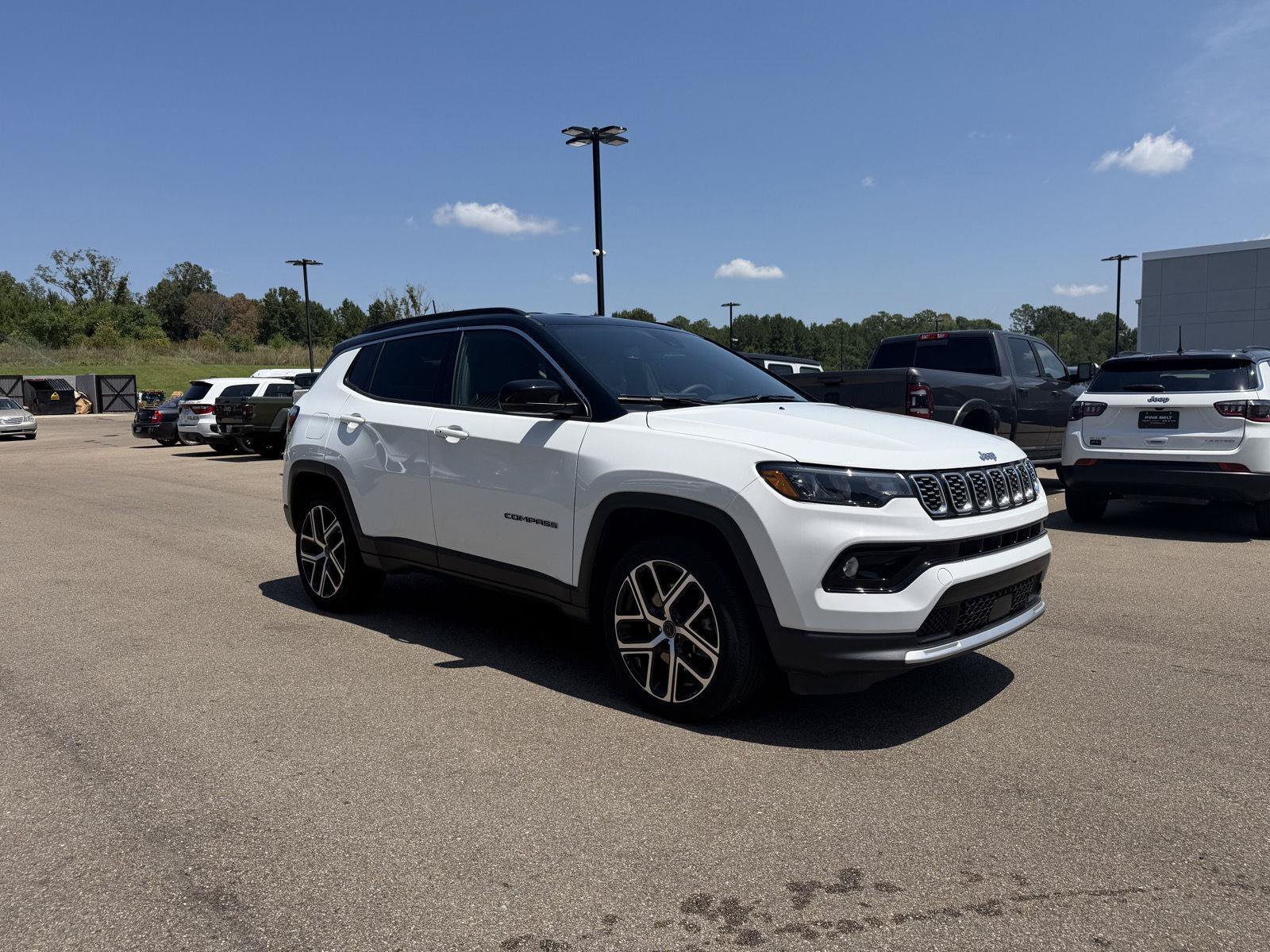 Certified 2025 Jeep Compass Limited AWD/4WD image 3