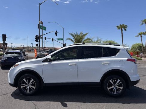 Used 2018 Toyota RAV4 XLE w/ Plus Extra Value Package FWD image 8