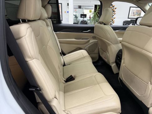 Used 2021 Jeep Grand Cherokee L Limited AWD/4WD image 16