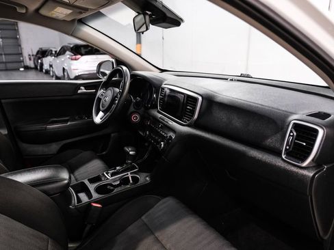 Used 2020 Kia Sportage LX image 14