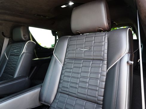 Used 2023 Cadillac Escalade V w/ LPO, ONYX Package AWD/4WD image 32