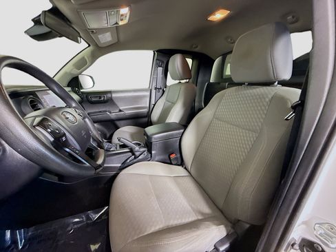 Used 2022 Toyota Tacoma SR image 21