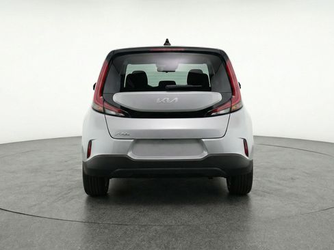 Used 2025 Kia Soul LX w/ LX Technology Package FWD image 7
