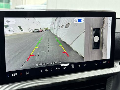 Used 2025 Ford Explorer ST image 22