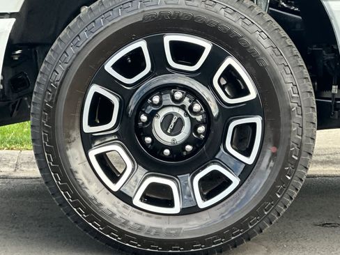Certified 2025 Ford F250 Platinum image 26