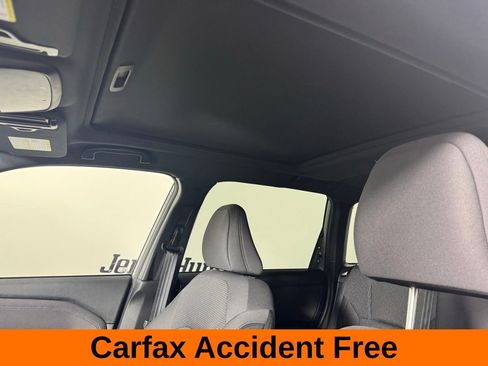 Used 2025 Subaru Forester Premium w/ Convenience Package #1 image 3