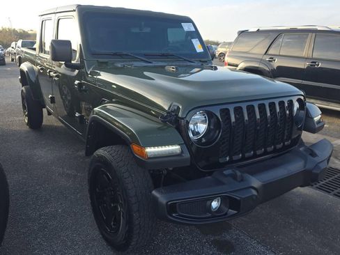 Used 2023 Jeep Gladiator Willys image 2