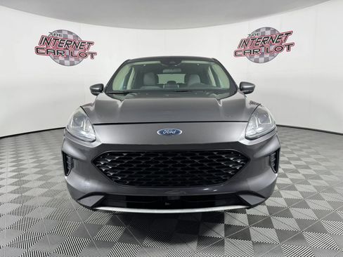 Used 2020 Ford Escape SE image 2