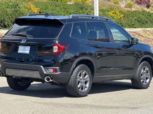Certified 2024 Honda Passport TrailSport image 8