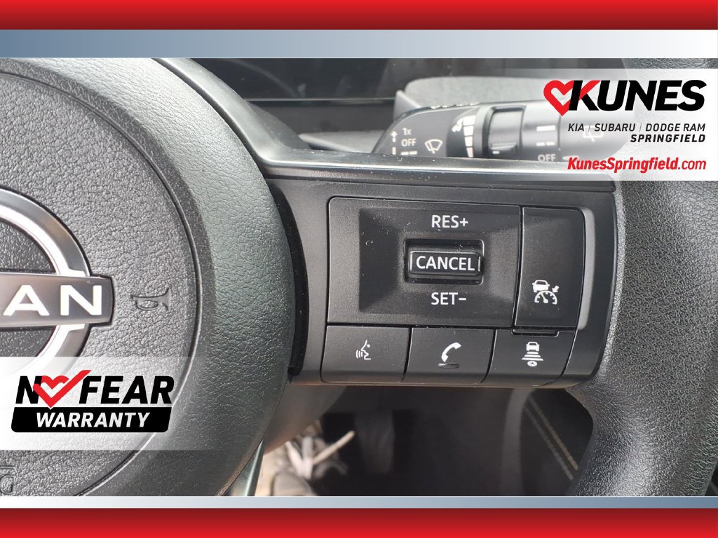 Used 2025 Nissan Kicks SV AWD/4WD image 16