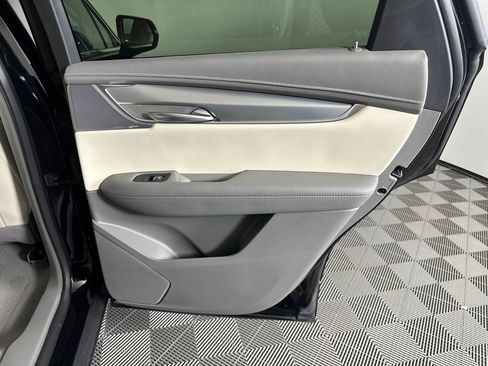 Used 2025 Cadillac XT5 Premium Luxury FWD image 16