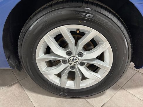 Used 2017 Volkswagen Passat 1.8T S image 11