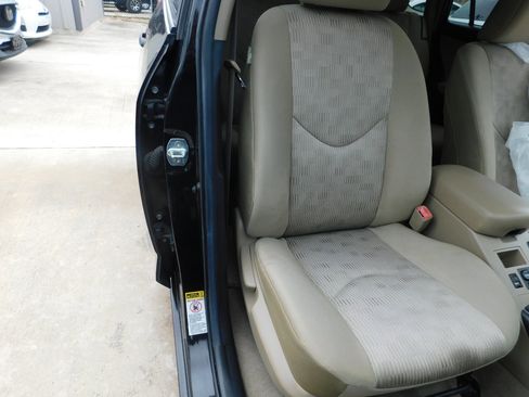 Used 2012 Toyota RAV4 FWD image 13