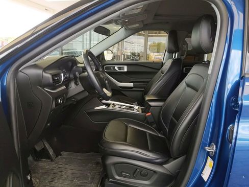 Used 2023 Ford Explorer XLT w/ Equipment Group 202A AWD/4WD image 14