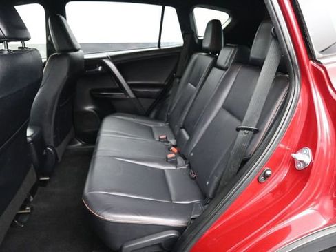 Used 2018 Toyota RAV4 SE w/ Power Extra Value Package FWD image 14