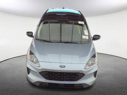 Used 2022 Ford Escape SE w/ SE Sport Appearance Package image 2