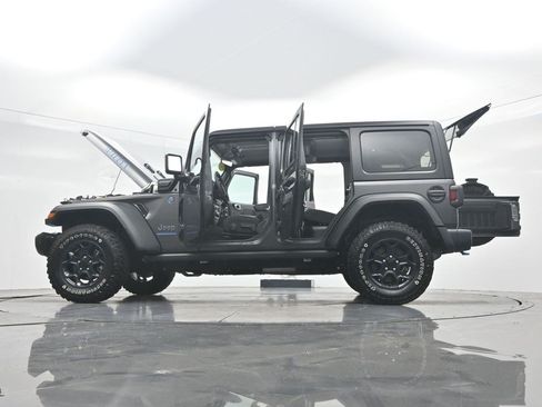 Used 2023 Jeep Wrangler Unlimited w/ Cold Weather Group AWD/4WD image 39