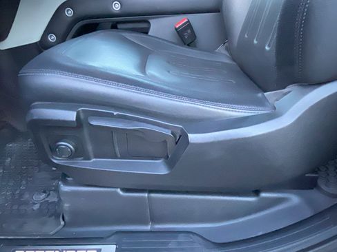 Used 2021 Land Rover Defender 90 X-Dynamic S image 17