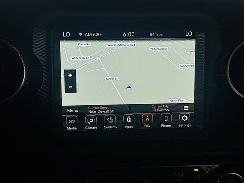 Used 2022 Jeep Wrangler Unlimited Sahara w/ Cold Weather Group AWD/4WD image 21