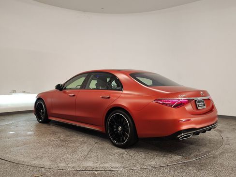 Used 2024 Mercedes-Benz S 580 4MATIC Sedan image 3