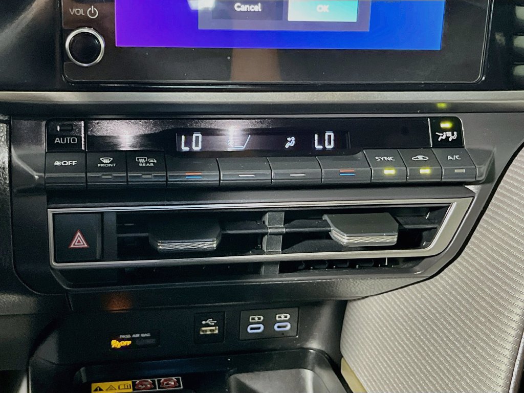 Used 2025 Toyota Camry SE FWD image 23