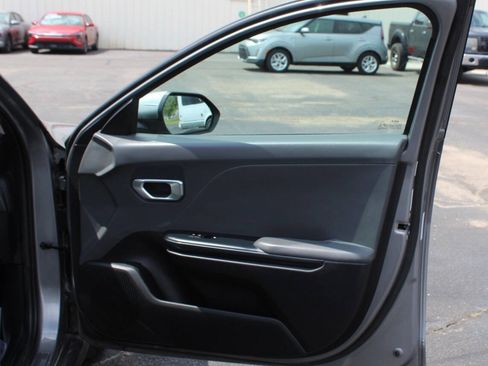 Used 2025 Kia K4 FWD image 11