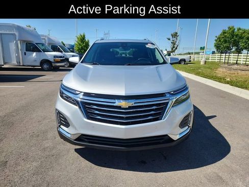 Used 2022 Chevrolet Equinox Premier FWD image 2