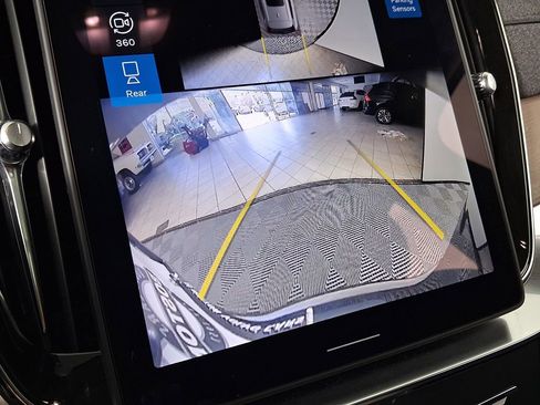 Used 2025 Volvo XC90 B6 Plus w/ Protection Package Premier image 35