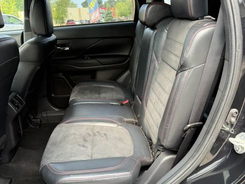 Used 2020 Mitsubishi Outlander LE AWD/4WD image 12