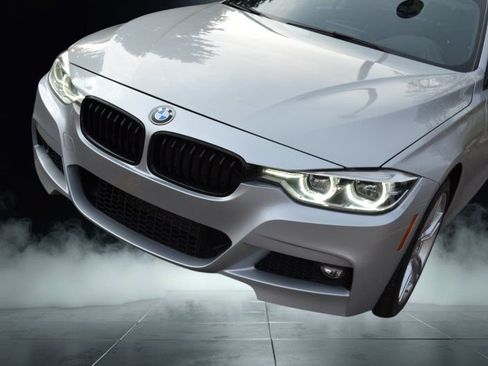 Used 2018 BMW 340i xDrive Sedan w/ Premium Package AWD/4WD image 8